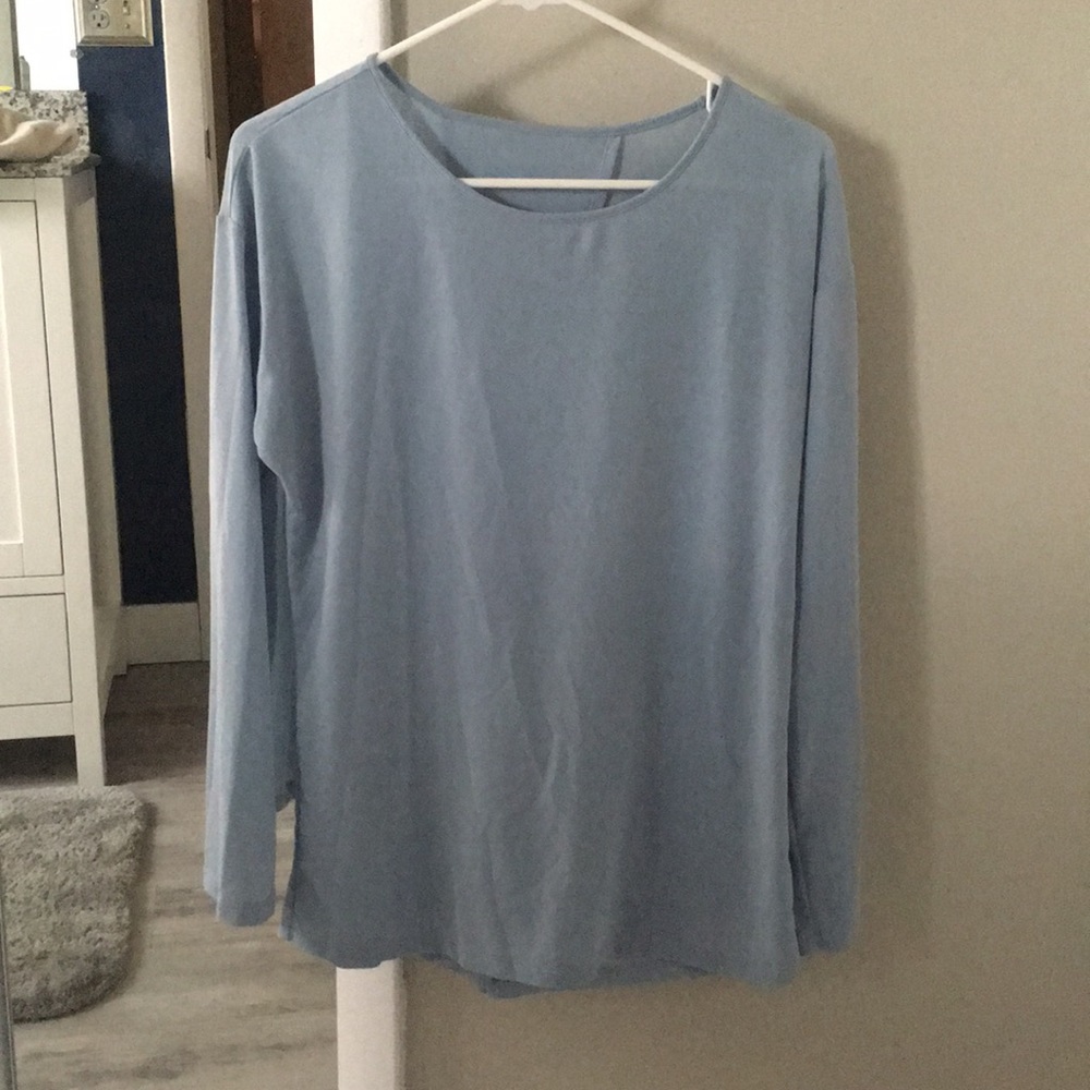 Workout lightweight  long sleeve shirt